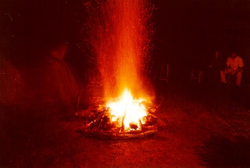 fogueira.jpg (31681 bytes)